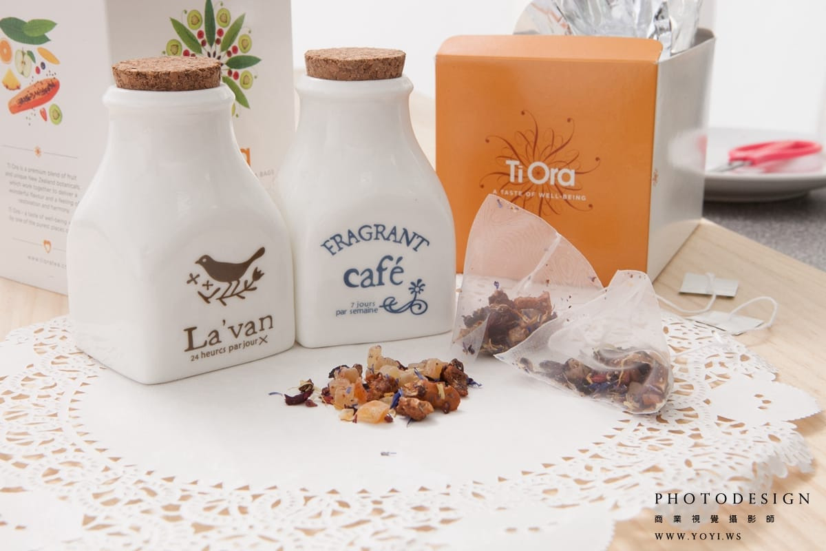 專業咖啡飲品攝影 - 拿鐵拉花特寫，呈現泡沫質感與熱飲氛圍