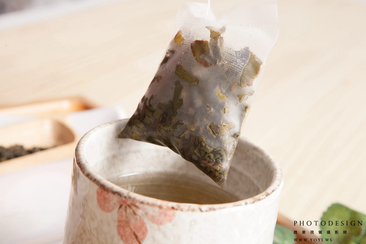 攝影師自攝作品：阿榮伯茶葉特寫，微距鏡頭下的茶葉細節呈現。