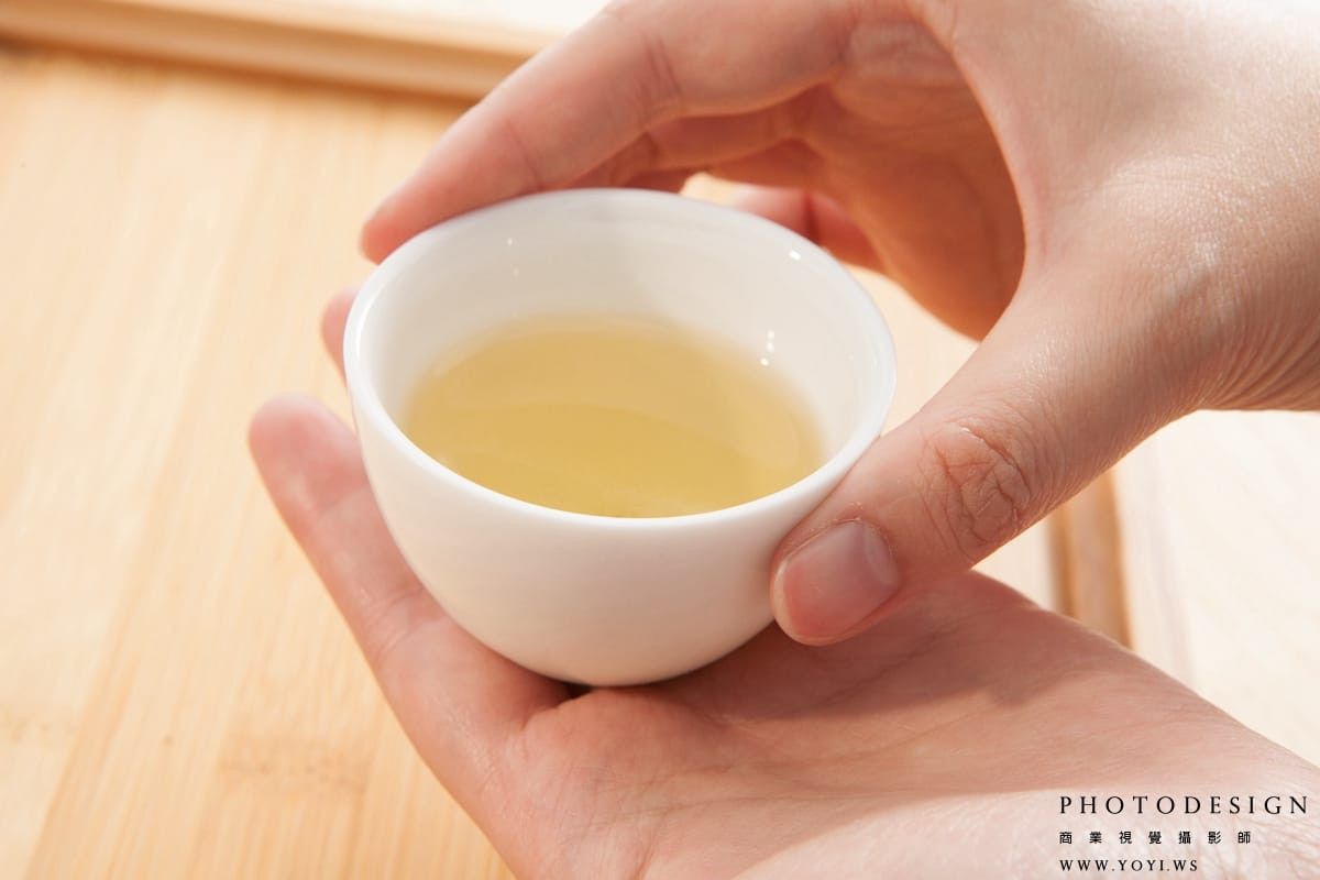 高階修色服務範例：將阿榮伯茶葉照片調整為雜誌級水準。