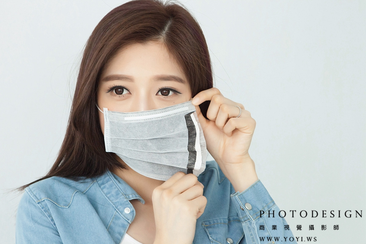 網拍口罩攝影 - 時尚印花口罩的棚拍靜物，突出設計與色彩