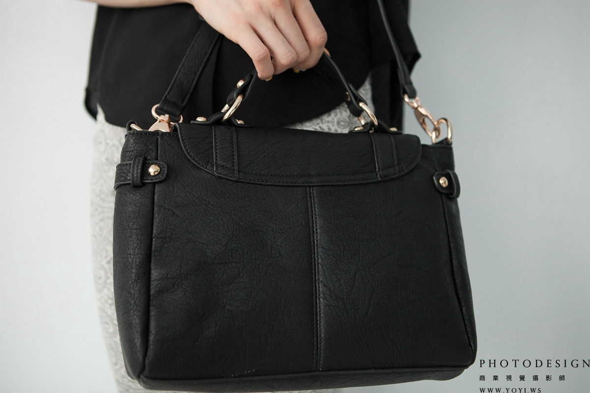 時尚手拿包的晚宴風格形象照，適用於型錄或廣告