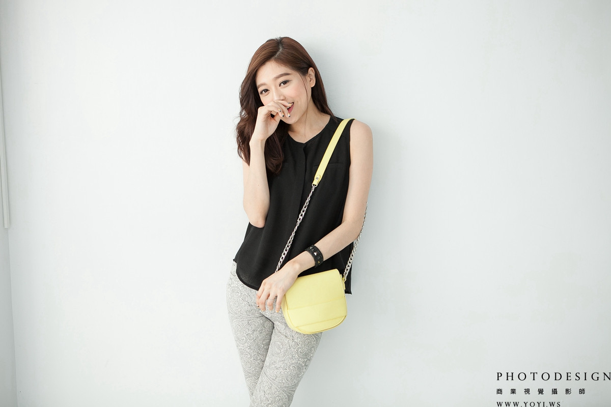 商業攝影：編織材質單肩包的獨特紋理捕捉，台北