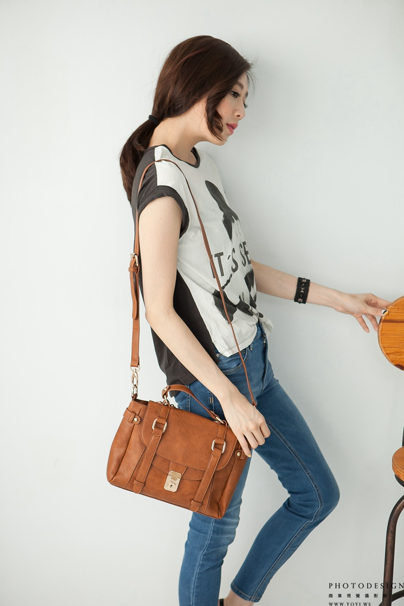 精品包包攝影 - 特殊壓紋或紋路皮革的質感微距