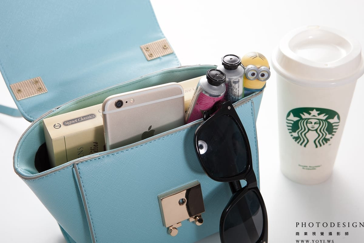 皮包攝影 - 多功能後背包的細節特寫與背帶結構