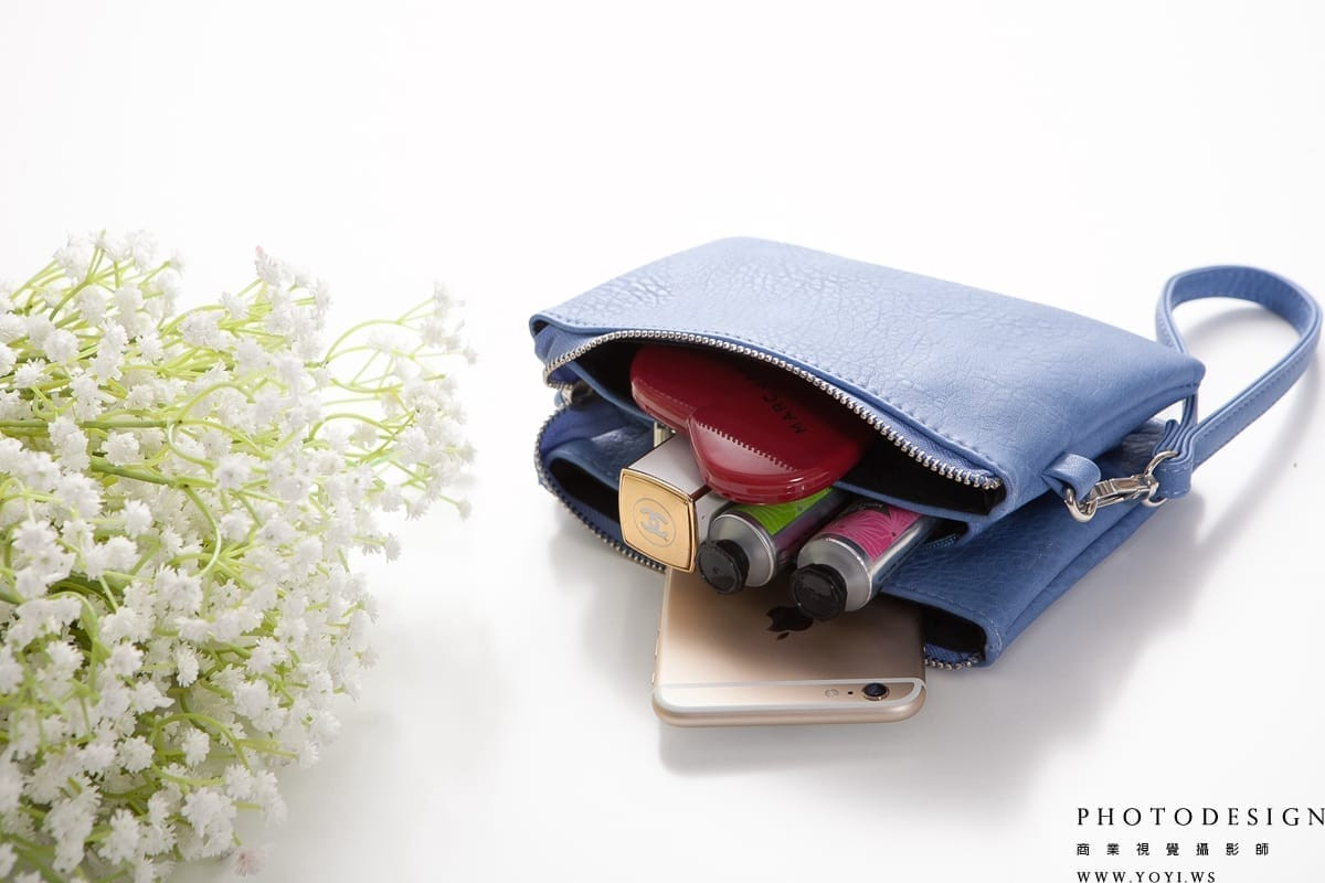 台中商業攝影 - 圓形斜背包的簡約棚拍，適用於電商