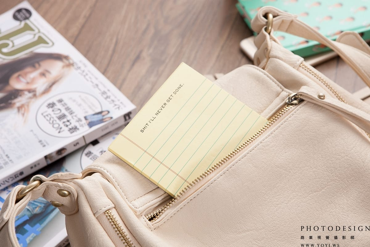 時尚包包攝影 - 梯形手提包的立體輪廓與光影捕捉