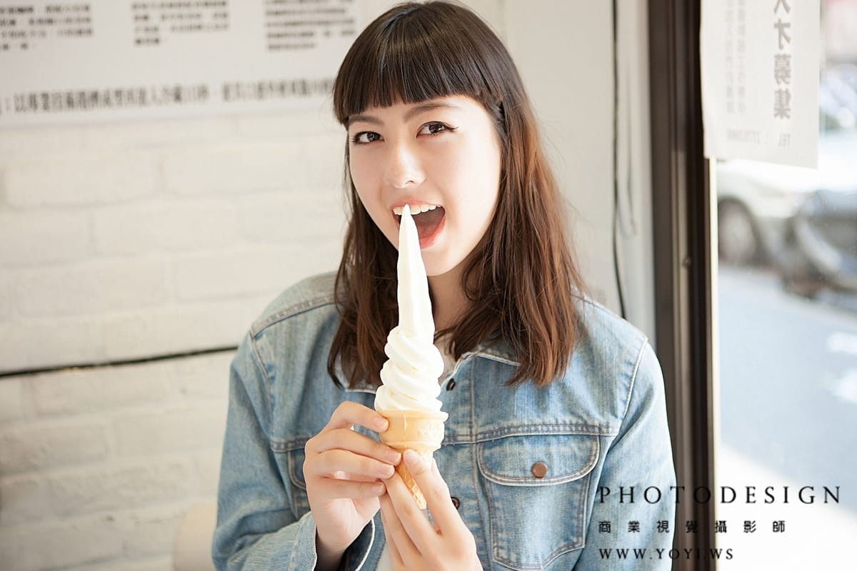 10秒生淇淋製作過程特寫 - 機器出料瞬間，強調新鮮與快速，專業捕捉