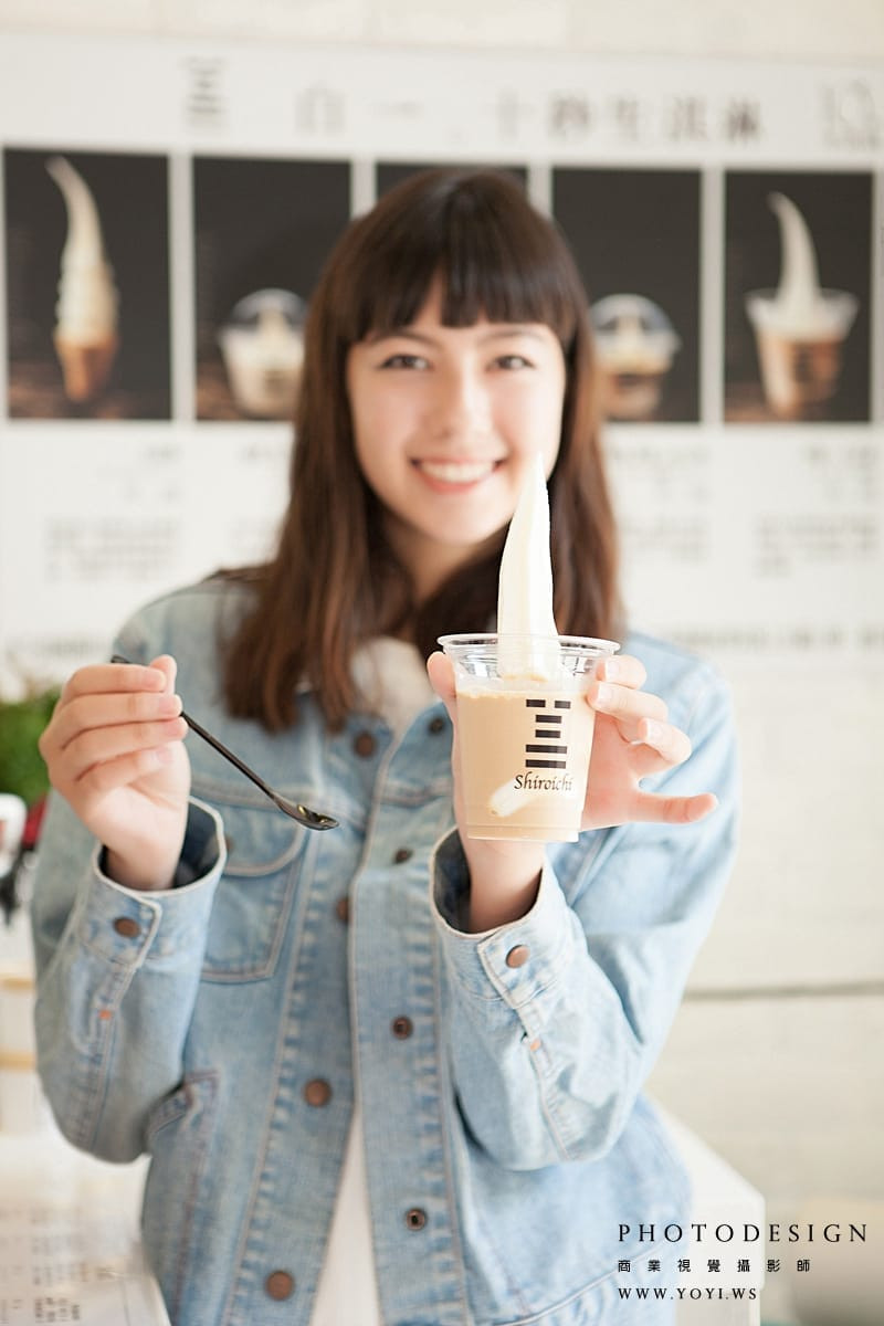 專業美食攝影師 - 冰淇淋近景，強調絲滑質感與細節，商業用途，高質感