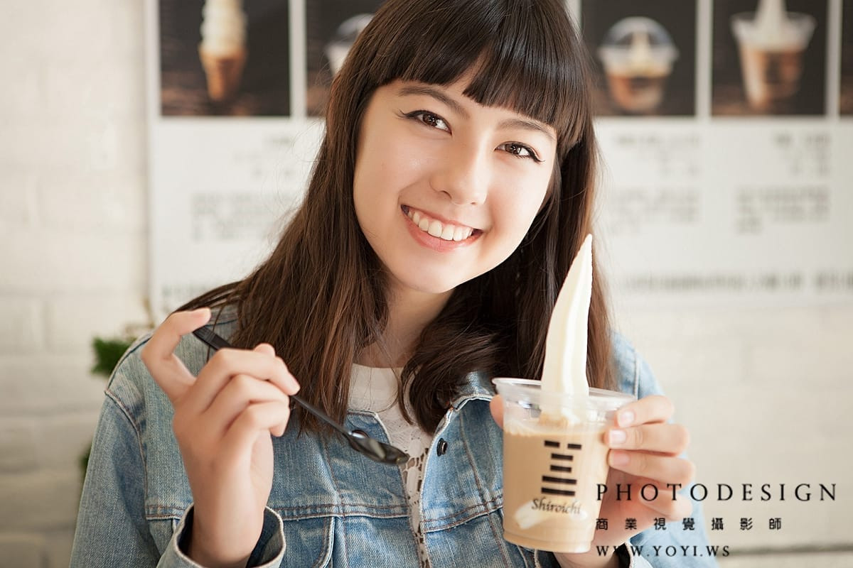 店面外景攝影 - 夜晚或黃昏時段的招牌燈光效果，加強視覺記憶點，品牌形象