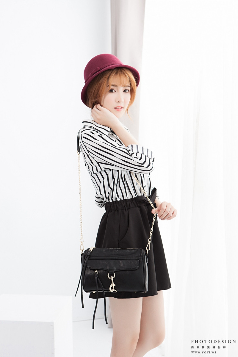 女裝型錄攝影 - 長裙在海邊情境中的飄逸動態捕捉，高質感