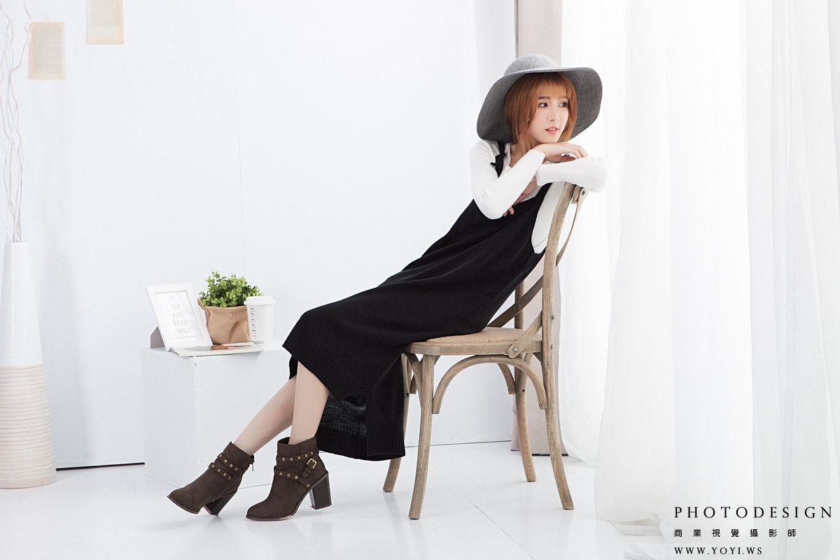 台北服飾攝影 - 模特兒在簡約室內場景中的褲裝展示