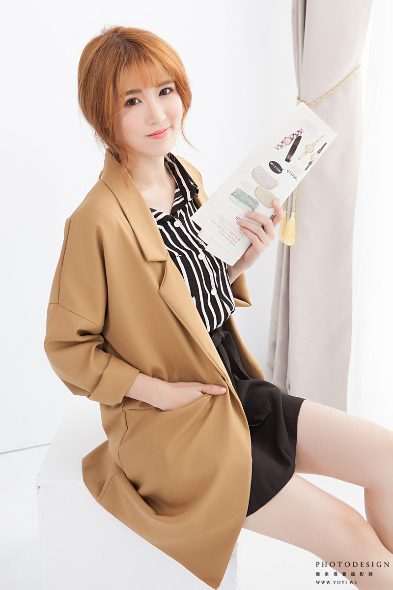 服飾網拍攝影 - 寬鬆剪裁服飾的自然垂墜感，電商主圖