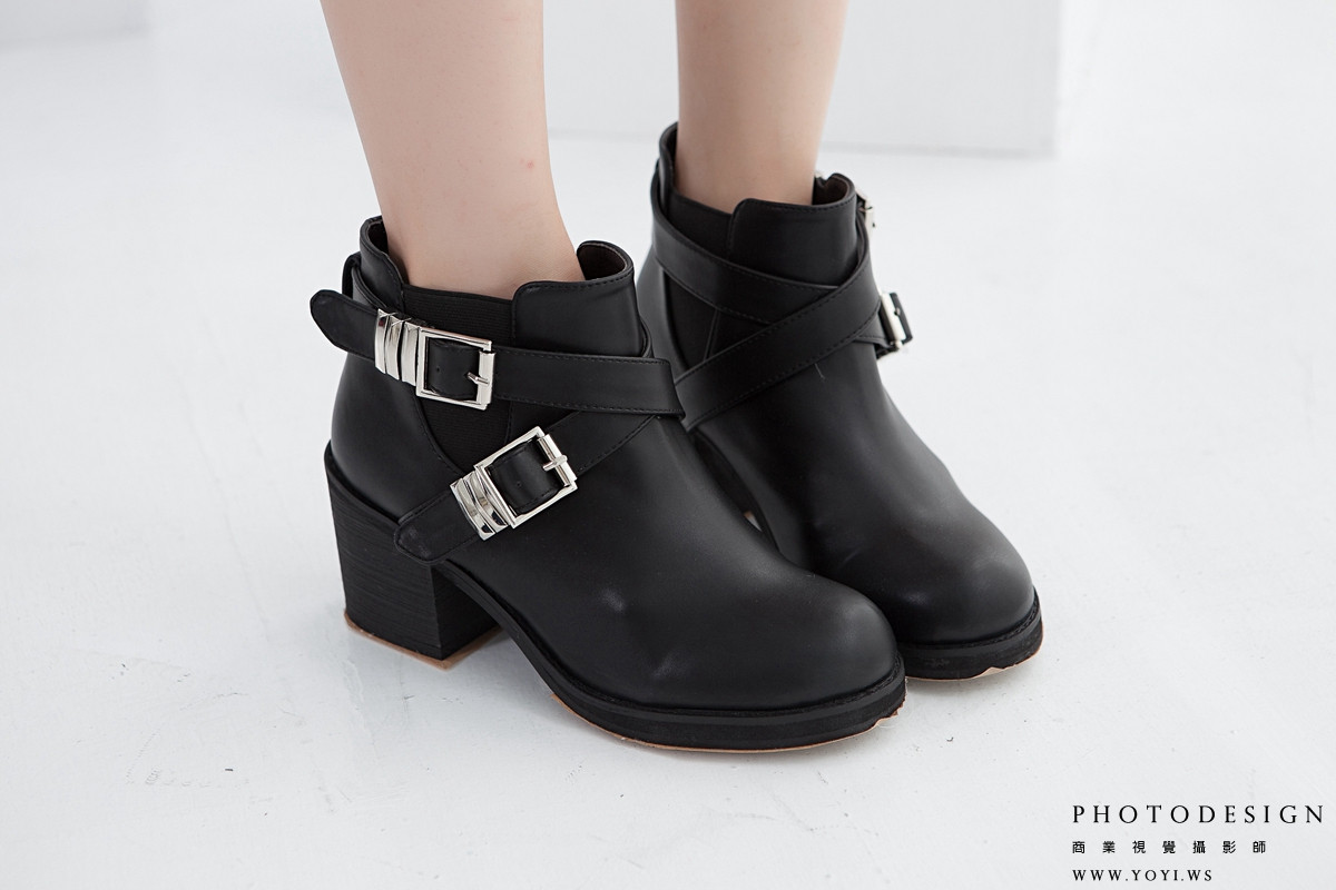 女裝商業攝影推薦 - 模特兒正面全身照，展現服裝完整版型