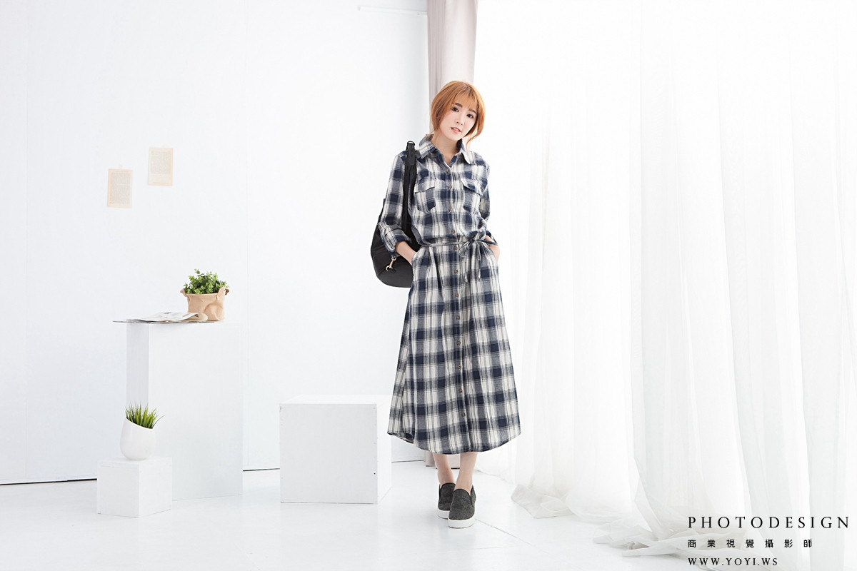 專業服飾攝影 - 模特兒特寫，強調服裝領口與臉部妝容