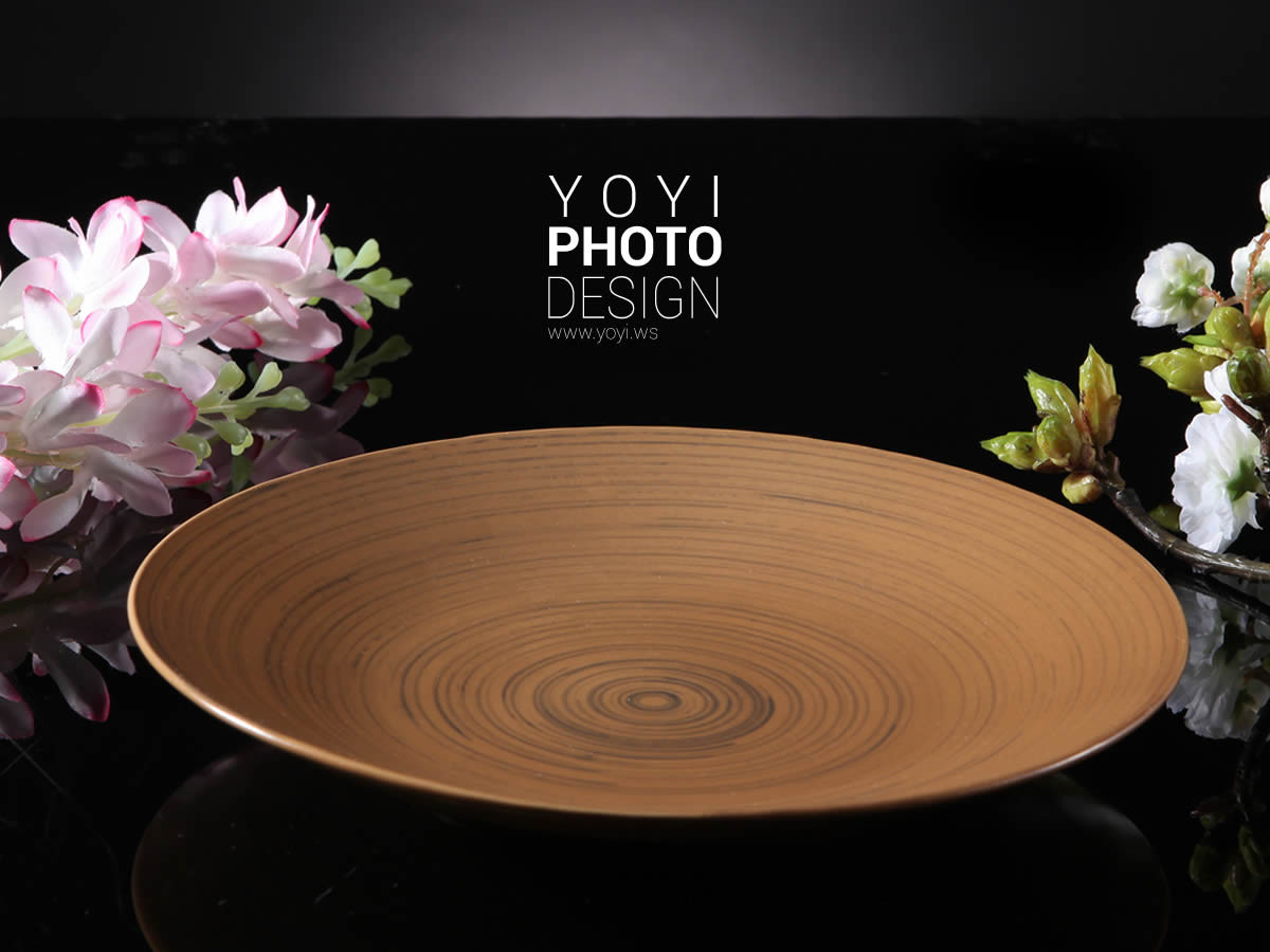 高品質刀叉組形象照 - 黑色背景下的金屬光澤處理，產品形象攝影