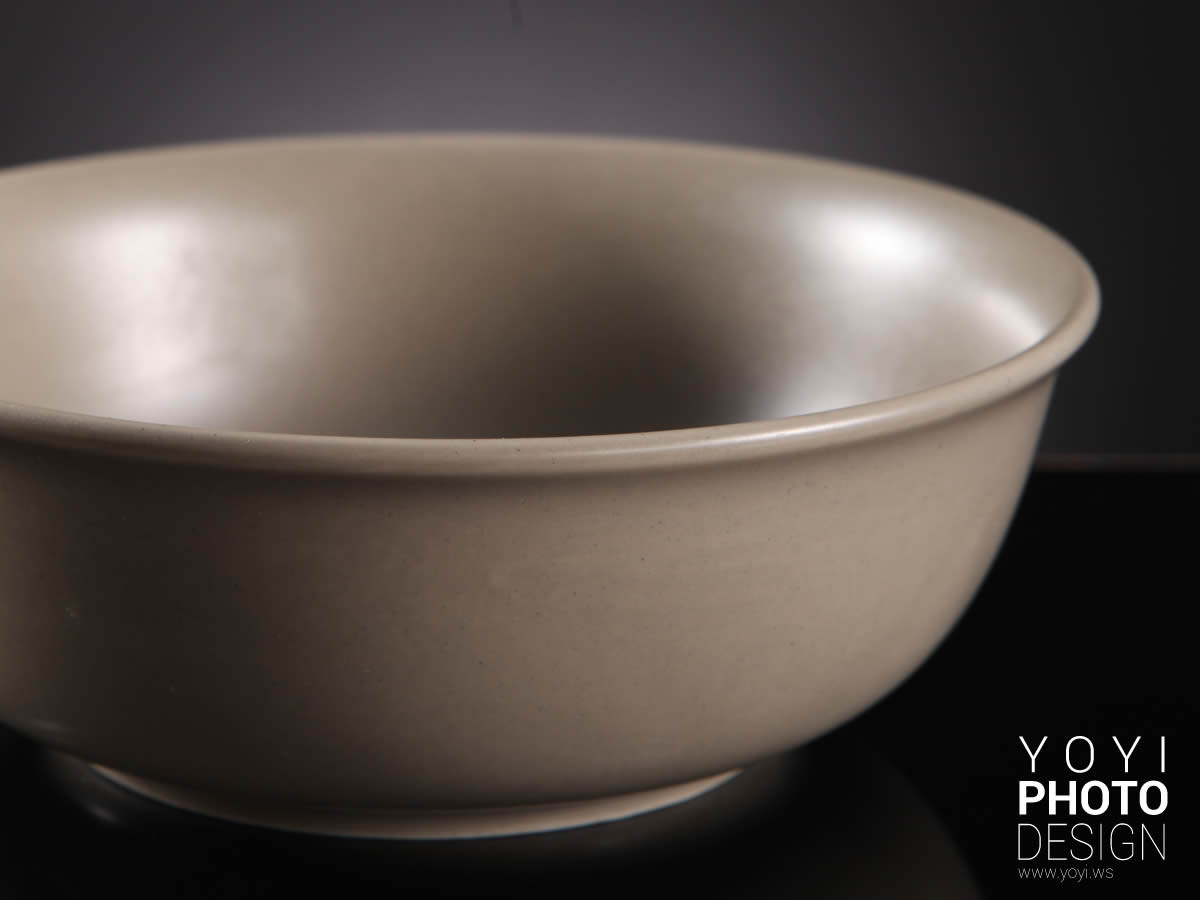 專業攝影師 - 玻璃高腳杯與餐具的組合，強調生活品味