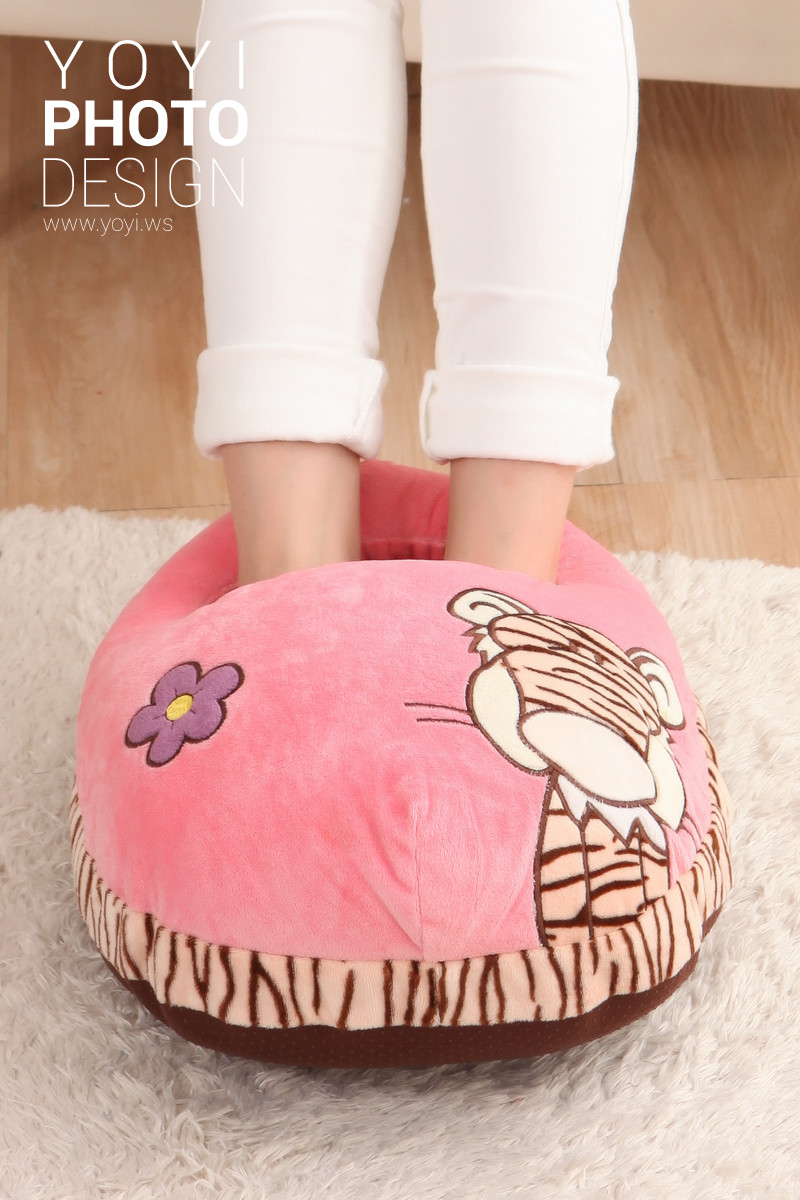 多個暖腳枕堆疊展示，不同顏色或款式組合攝影，適用於電商型錄。