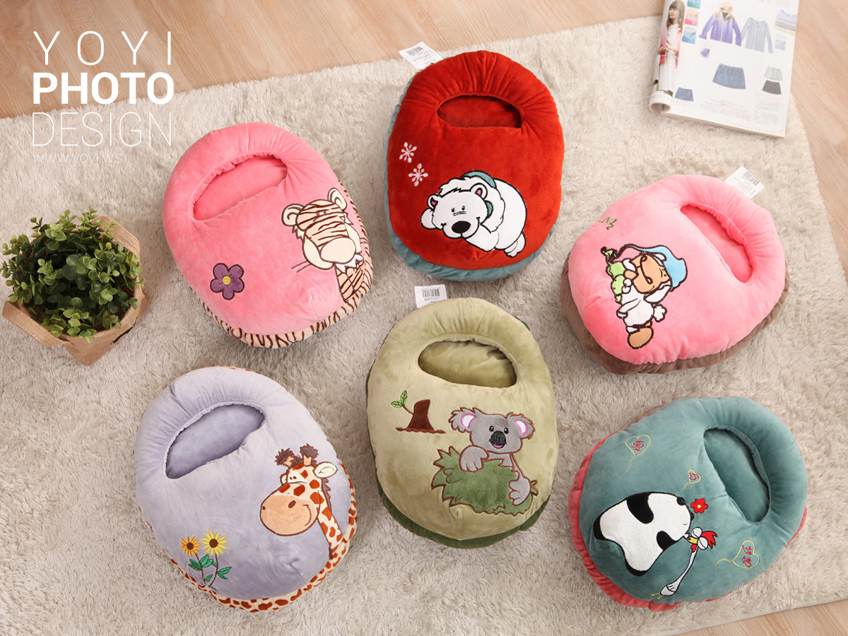 暖腳枕細節攝影，捕捉精緻邊緣縫線與產品標籤，提升產品信賴度。