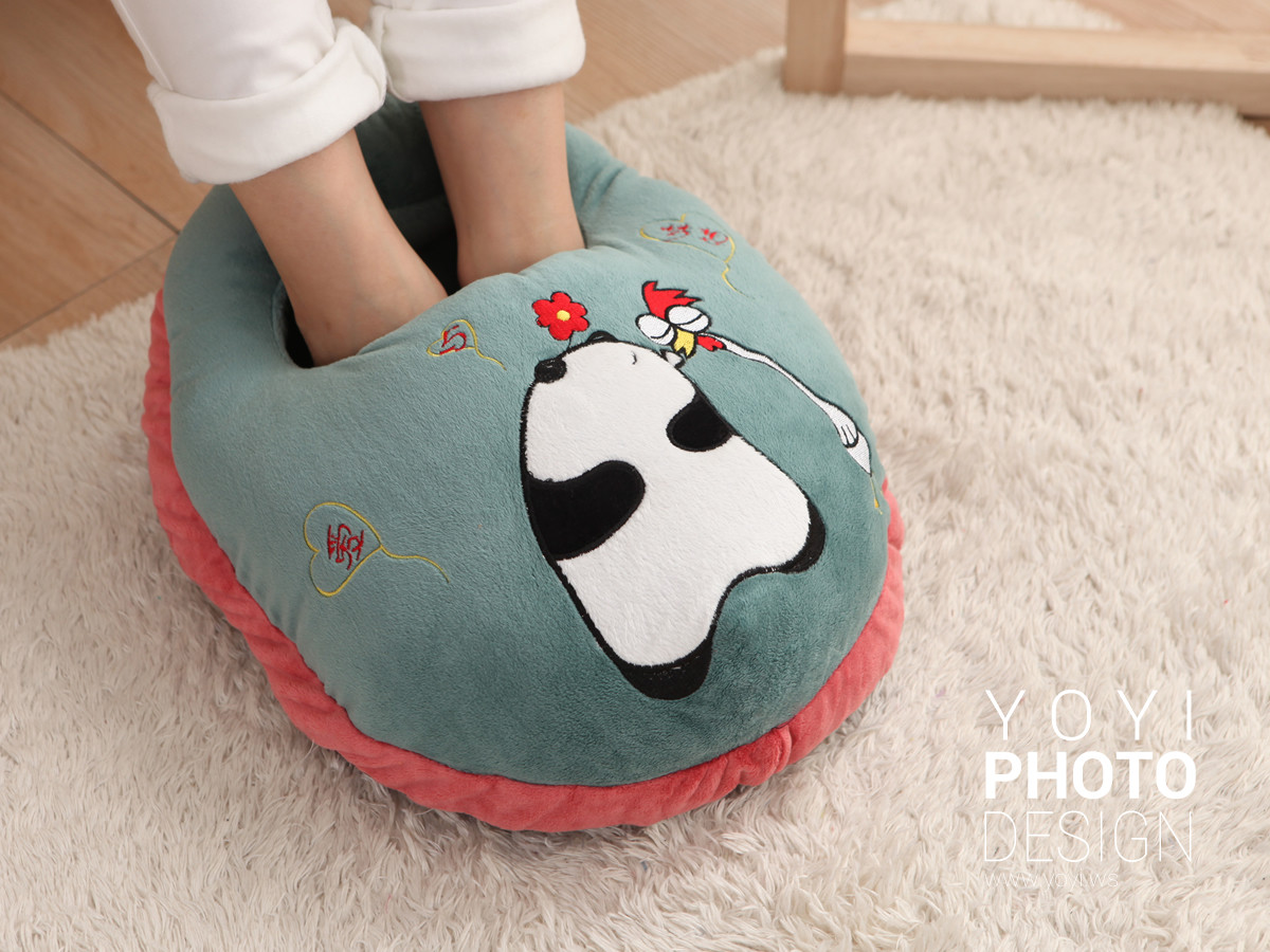 辦公室/書房暖腳枕攝影，展示工作時的腳部保暖解決方案，攝影師商業作品。