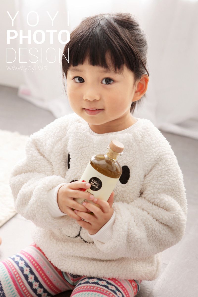 產品攝影服務：高品質橄欖油主圖拍攝，提供精修與色彩校正，電商圖片優化。