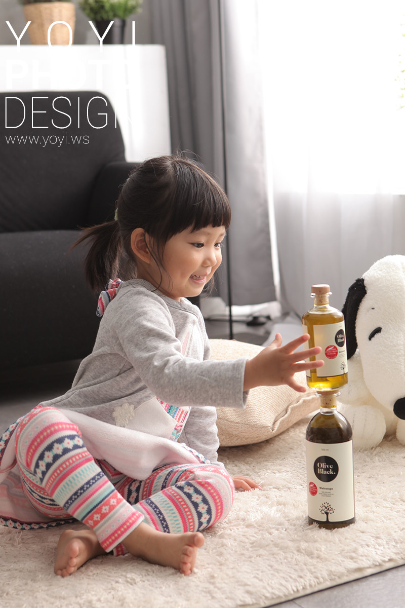 商業產品攝影：橄欖油液體動態感捕捉，適合雜誌廣告與行銷素材。