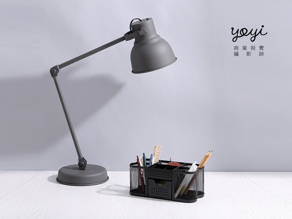 衣架產品攝影服務，適用於服飾店與電商平台廣告攝影，強調材質細節。