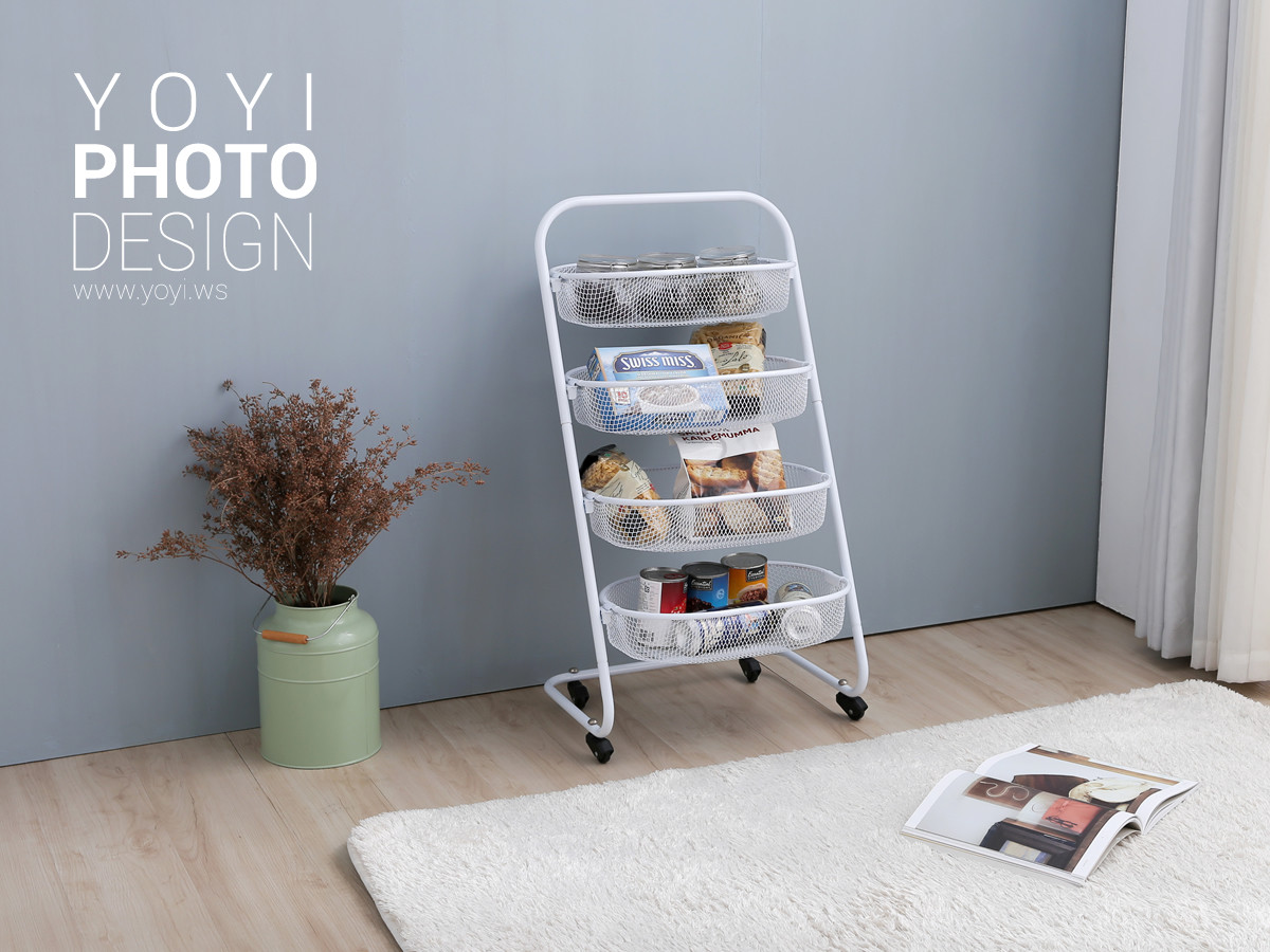 膠囊咖啡機與展示架組合商業攝影，高品質修圖，呈現現代生活場景。