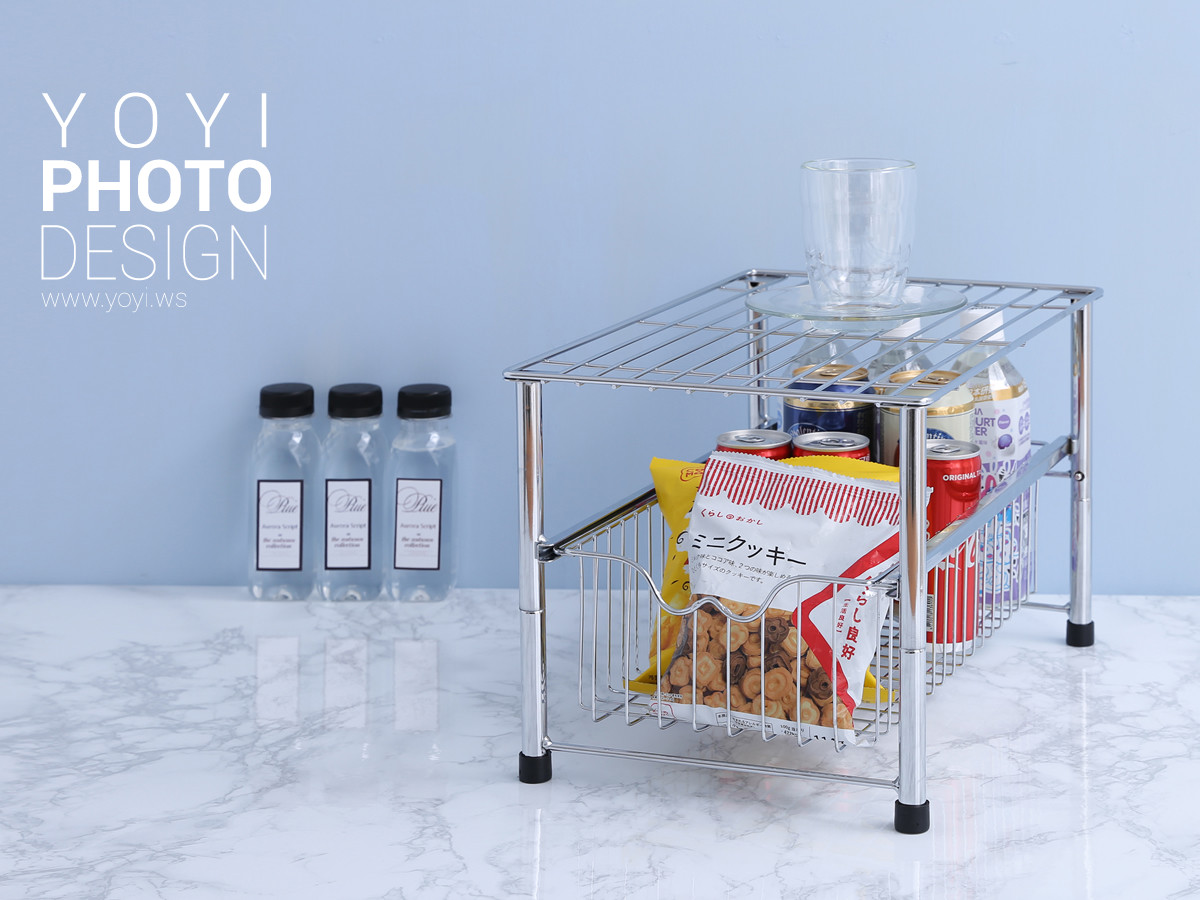 服飾業專用衣架攝影，強調產品線條與設計細節，高階修色。