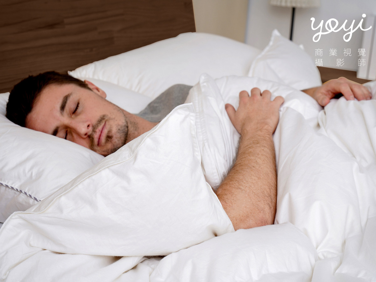 寢具商品攝影｜高品質純白羽絨被、床包組與極簡居家風格攝影 43