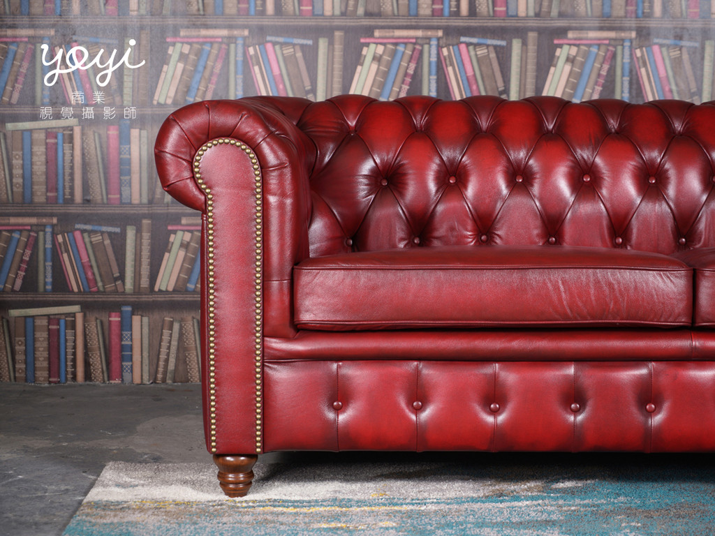 家具商品攝影｜純真年代經典紅色拉扣沙發與英式復古風格攝影 9