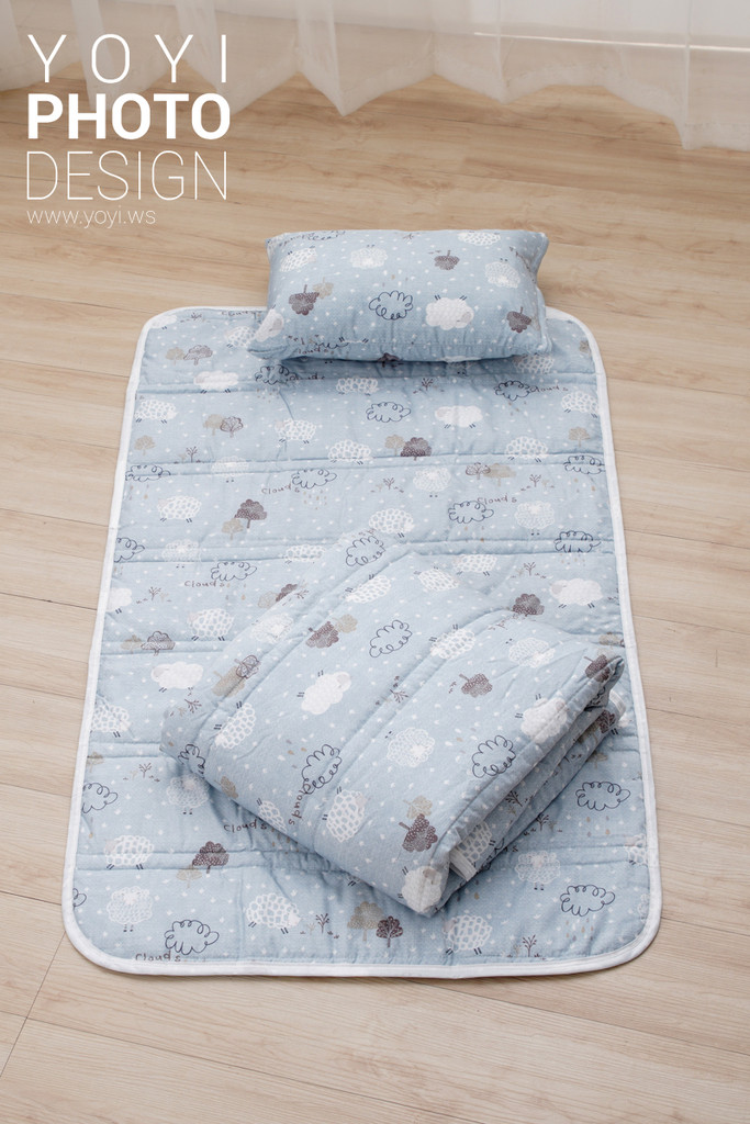 兒童寢具攝影｜粉紅童趣花卉圖騰涼被兒童熟睡情境攝影 3