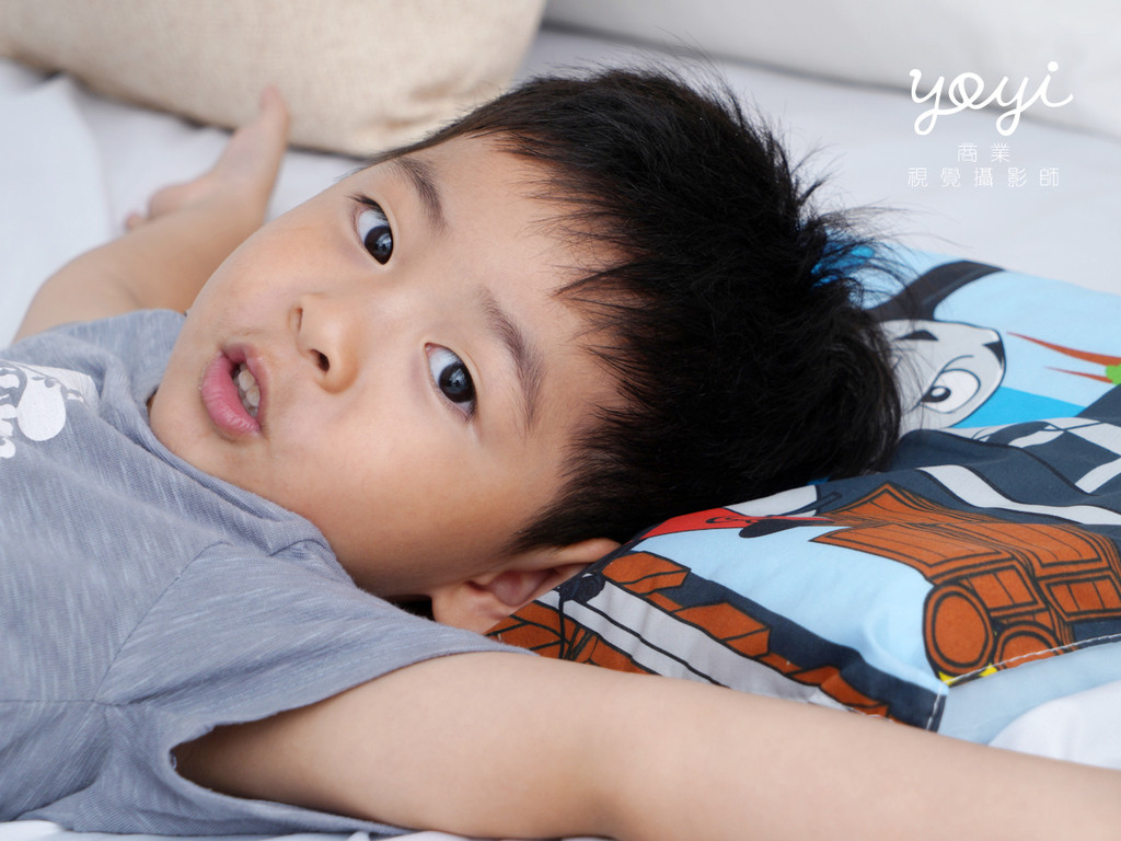 兒童寢具攝影｜粉紅童趣花卉圖騰涼被兒童熟睡情境攝影 27