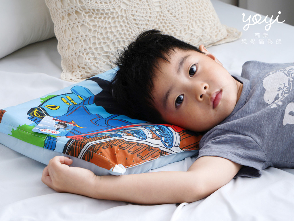 兒童寢具攝影｜粉紅童趣花卉圖騰涼被兒童熟睡情境攝影 29