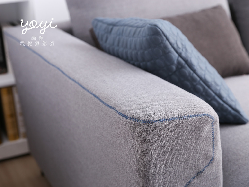 家具商品攝影｜現代風鮮紅 L 型布沙發與客廳空間美學攝影 23