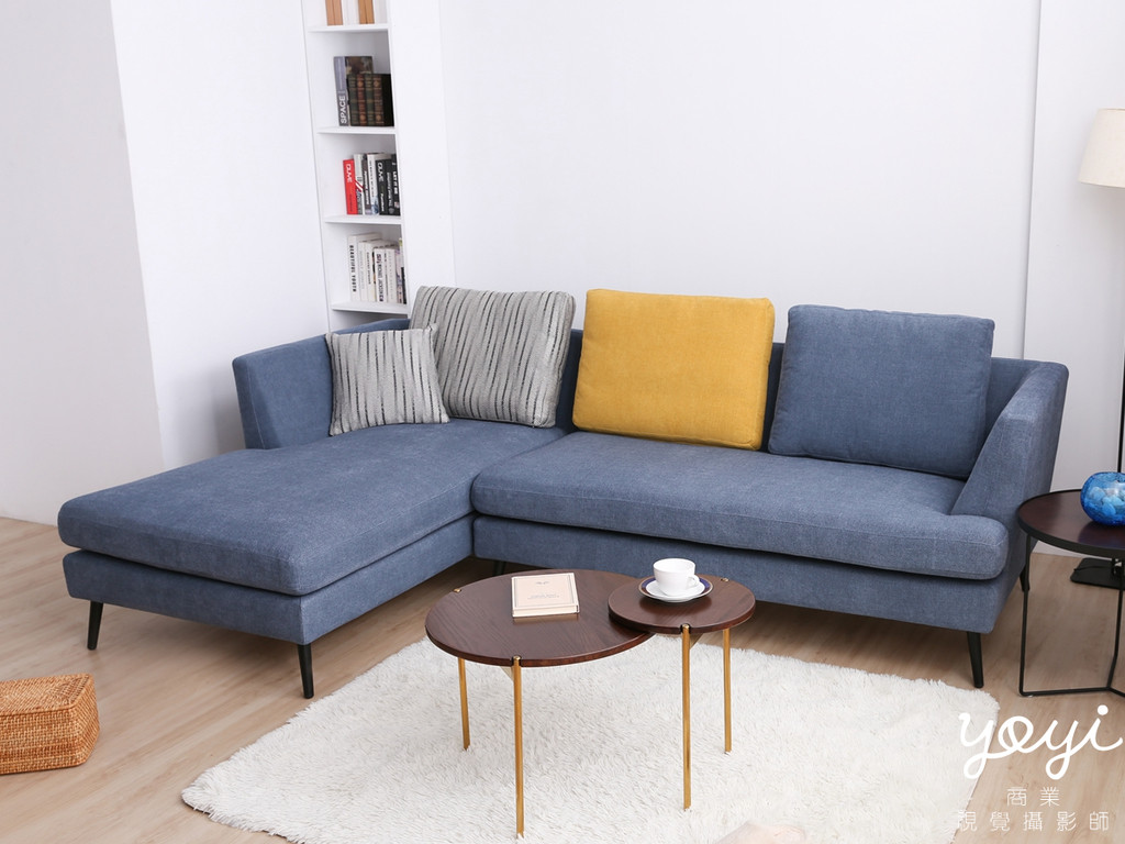 家具商品攝影｜現代風鮮紅 L 型布沙發與客廳空間美學攝影 51