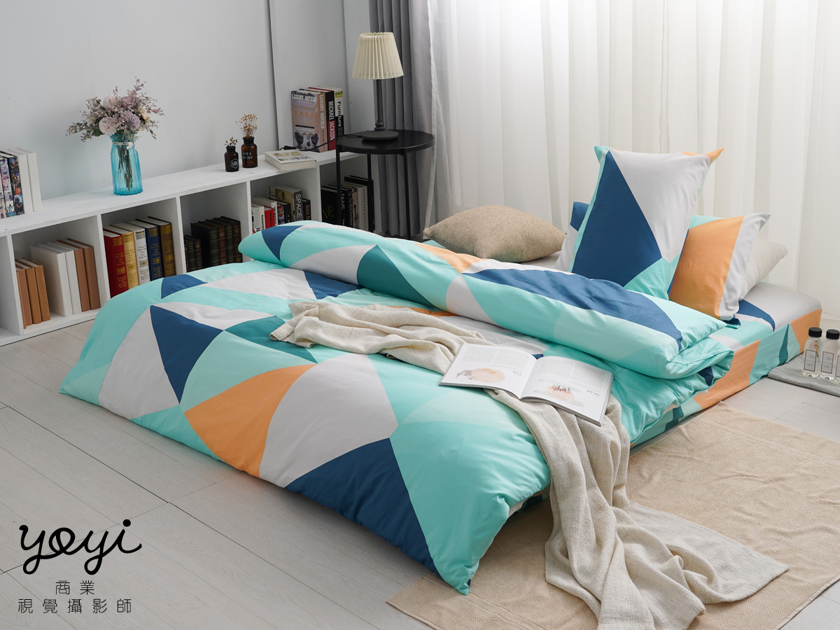 寢具商品攝影｜藍色調幾何圖騰床包組與現代風格攝影｜鑫妮 3