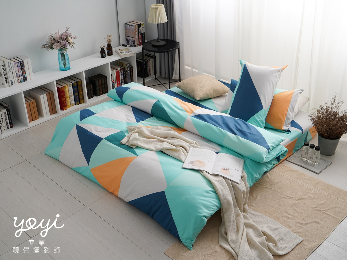 寢具商品攝影｜藍色調幾何圖騰床包組與現代風格攝影｜鑫妮 9