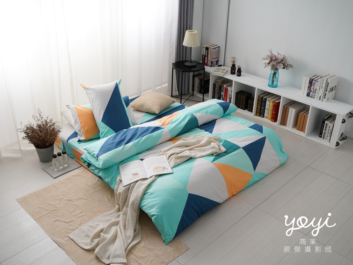 寢具商品攝影｜藍色調幾何圖騰床包組與現代風格攝影｜鑫妮 11