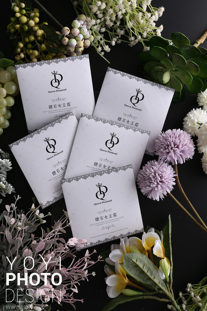 美妝保養品攝影｜質感深色精華液與紫色乾燥花美感視覺攝影 17