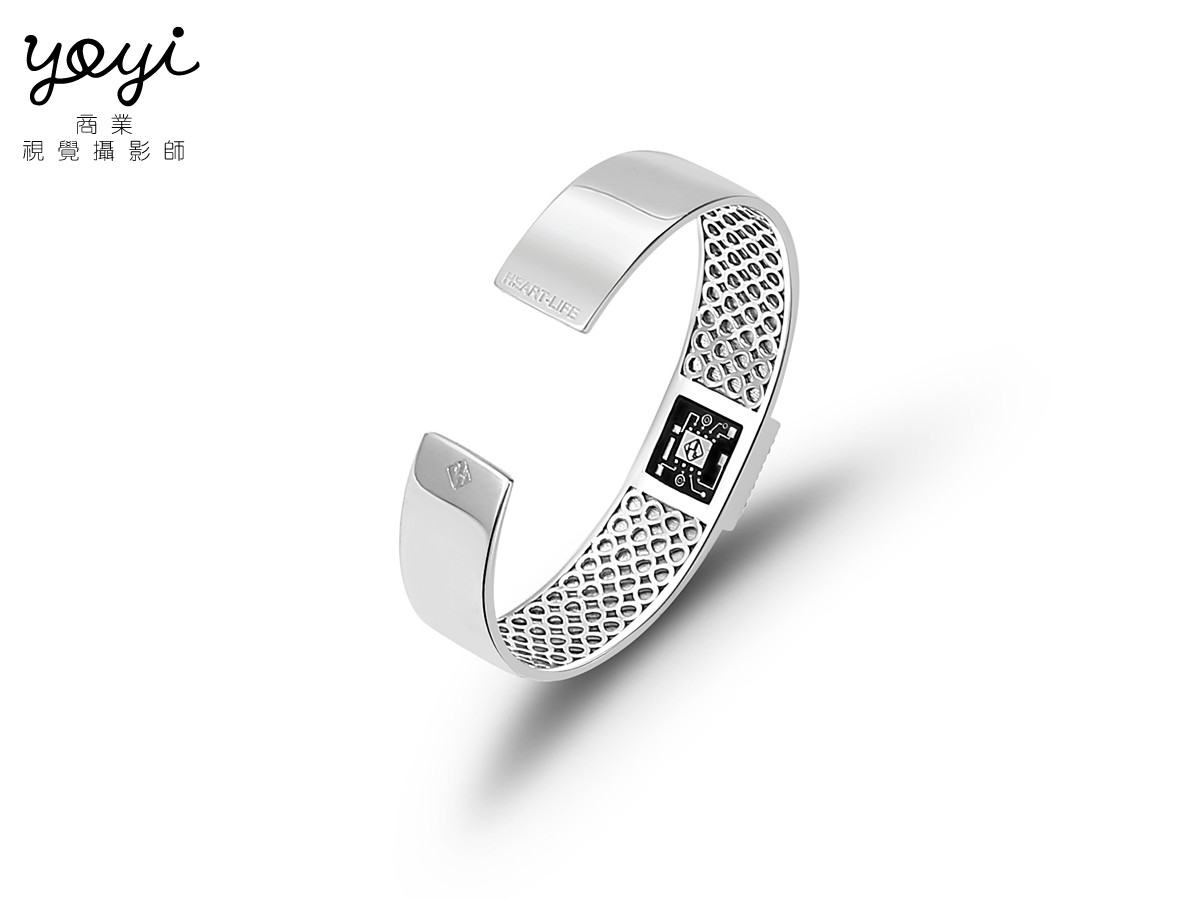 飾品商品攝影｜量子銀手環、項鍊與精品銀飾特寫視覺攝影 3