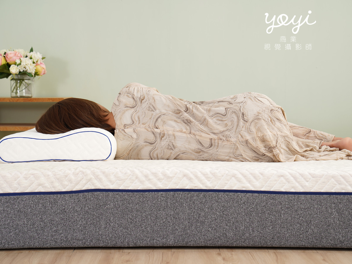 床墊商品攝影｜機能性支撐床墊與模特兒居家舒壓情境攝影 7