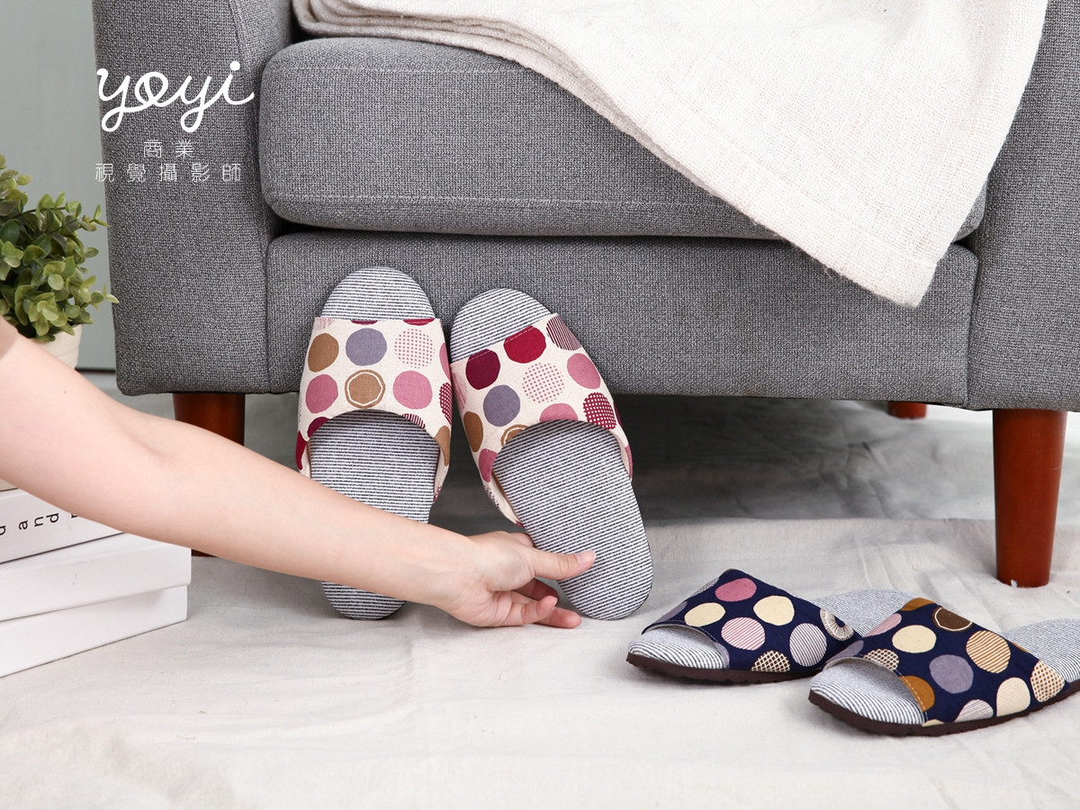 室內鞋履攝影｜灰系格子與格紋質感室內拖鞋攝影｜太松 63