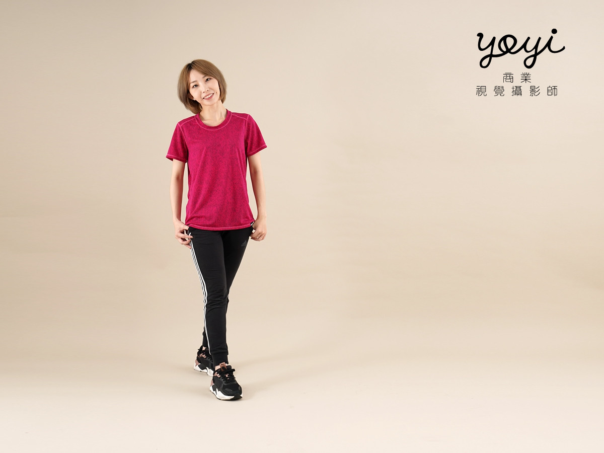 寢具商品攝影｜藍色調居家涼被床包組模特兒放鬆情境攝影 15