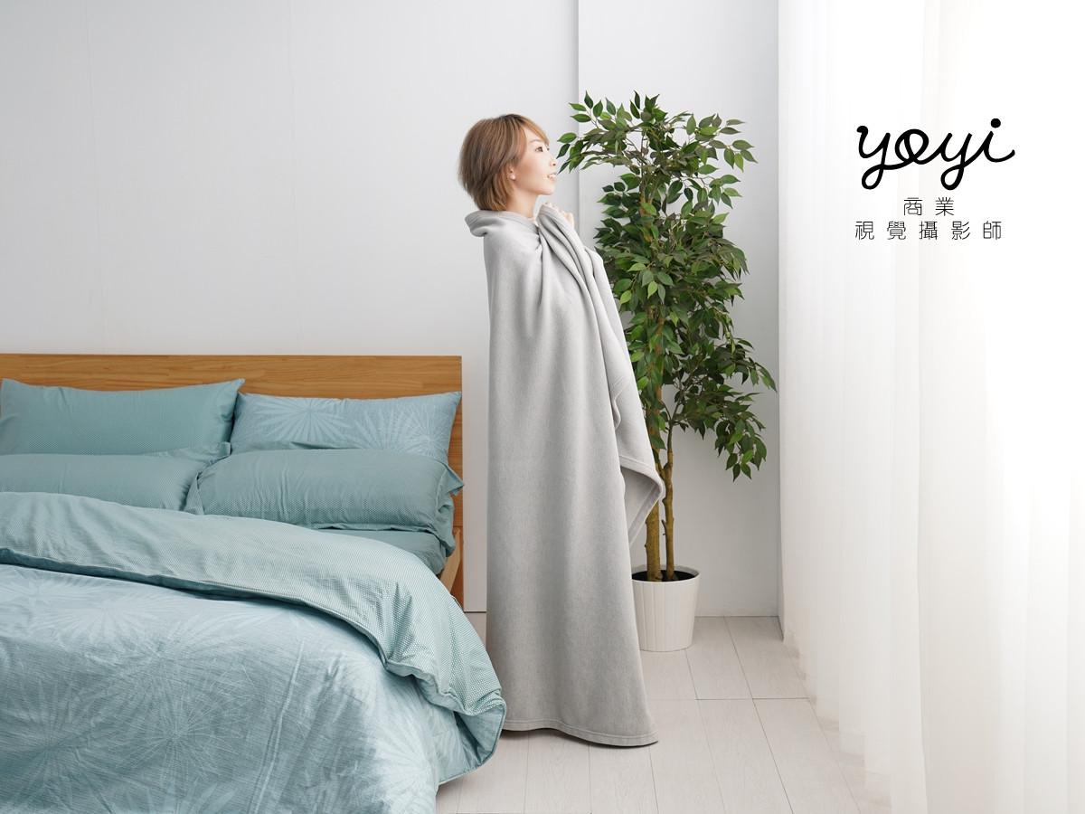 寢具商品攝影｜藍色調居家涼被床包組模特兒放鬆情境攝影 63