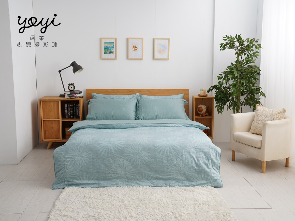 寢具商品攝影｜藍色調居家涼被床包組模特兒放鬆情境攝影 69