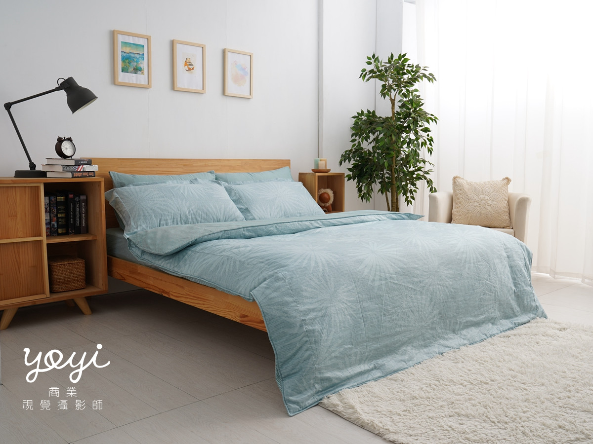 寢具商品攝影｜藍色調居家涼被床包組模特兒放鬆情境攝影 75