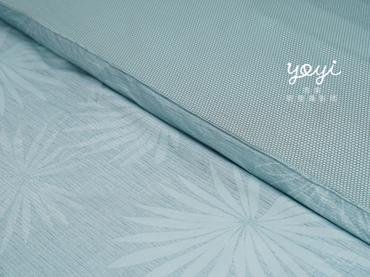 寢具商品攝影｜藍色調居家涼被床包組模特兒放鬆情境攝影 83