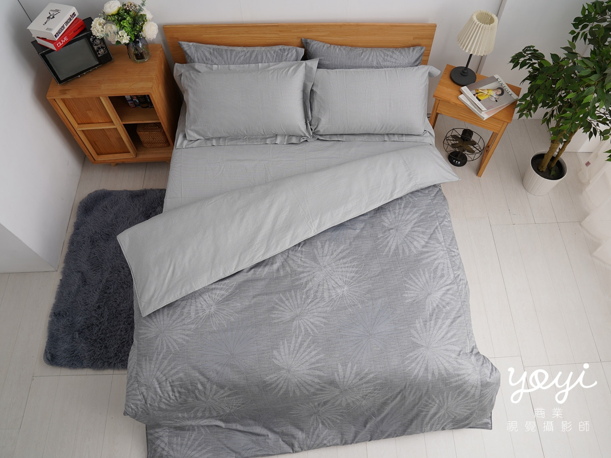 寢具商品攝影｜藍色調居家涼被床包組模特兒放鬆情境攝影 111