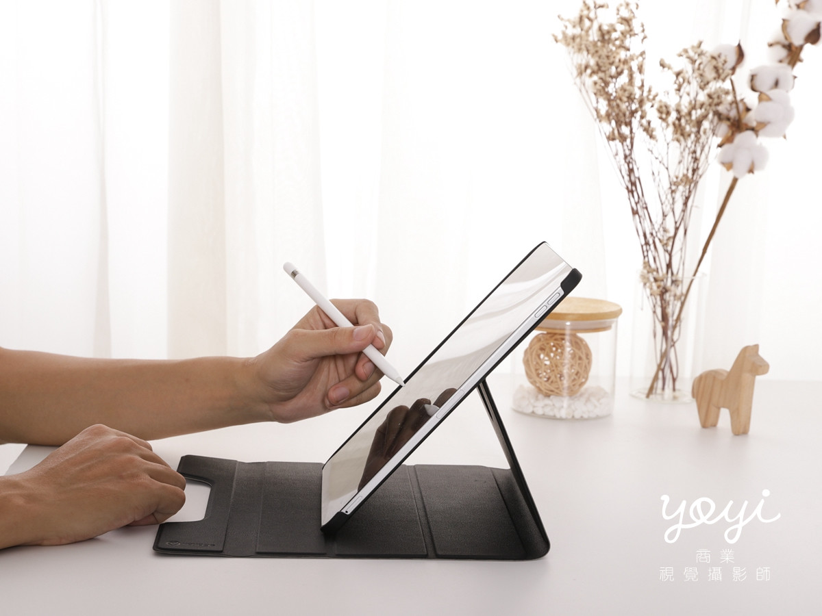 3C配件商品攝影｜平板筆電保護套與極簡質感辦公桌搭攝影 25