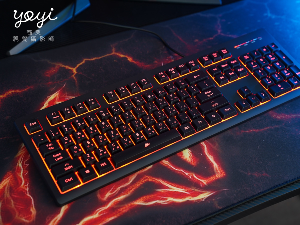 電競椅攝影｜紅黑配色機能電競椅賽博龐克光影攝影家具商品攝影 29